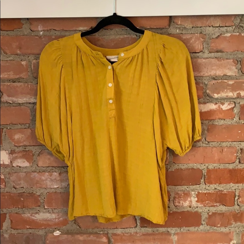 Universal Thread Mustard Top